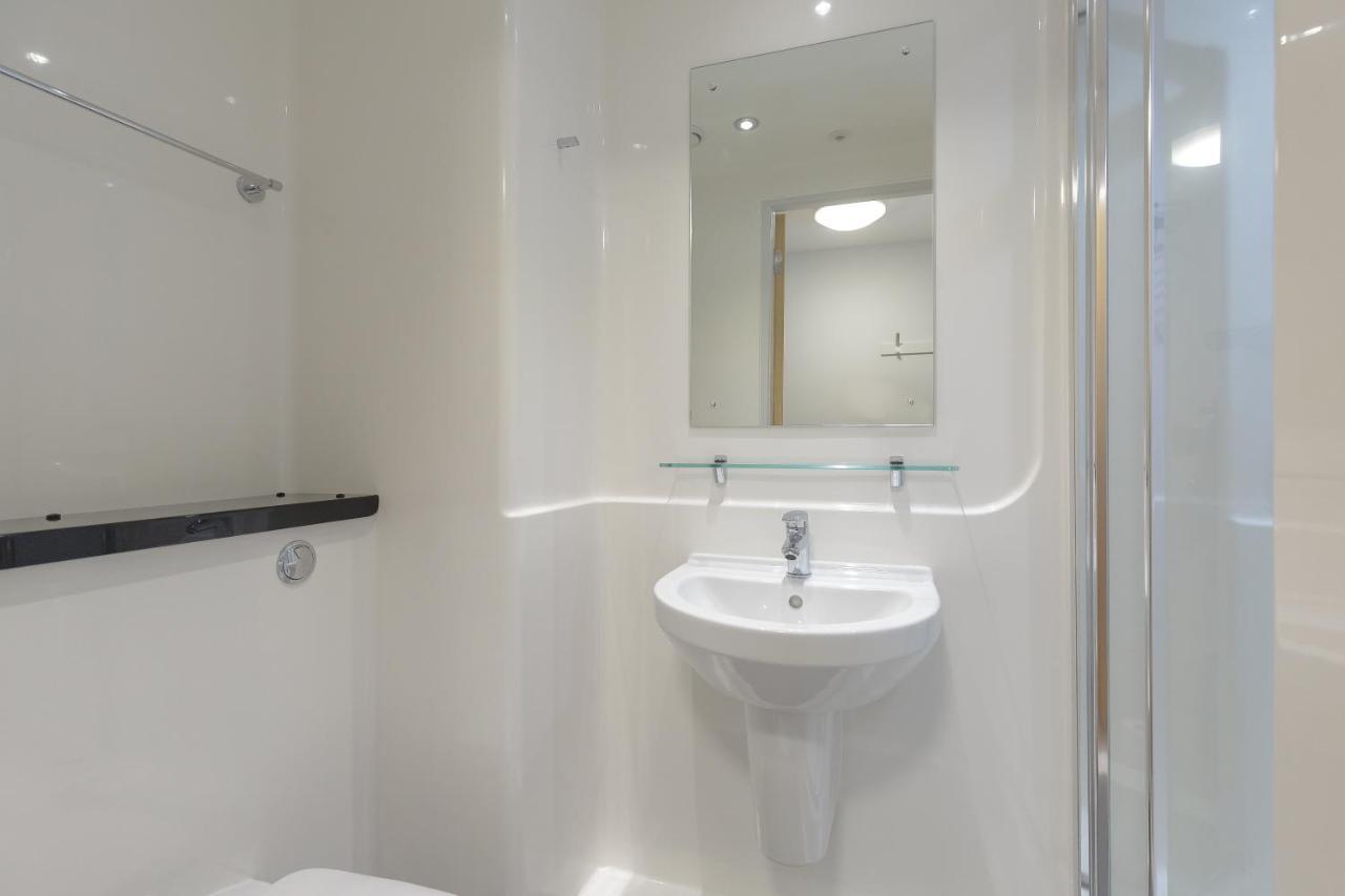 Joivy Affordable Edinburgh - Adults Only Hotel Exterior foto