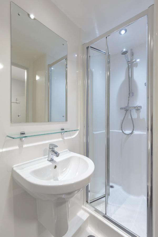 Joivy Affordable Edinburgh - Adults Only Hotel Exterior foto